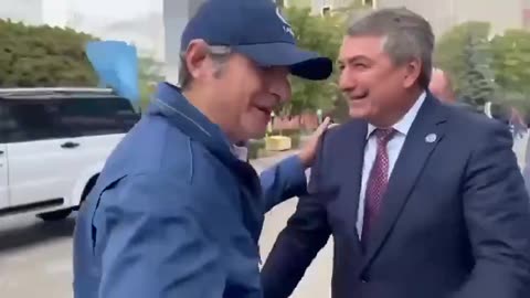 🥴 The head of the IAEA, Grossi, hugs Russians at the Zaporizhzhia NPP.