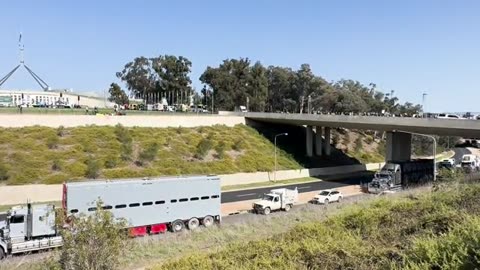 : Farmers and truck drivers descend on Parliament House to protest