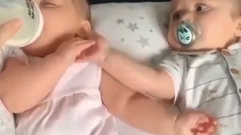 Little babies ❤️|twins babies ❤️💚|funny video 😂|cute reactions|