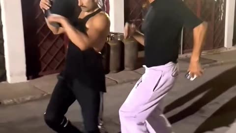 Akshay Kumar and Ranveer Singh dance