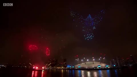 Happy New Year Live! 🎆 London Fireworks 2022 🔴 BBC