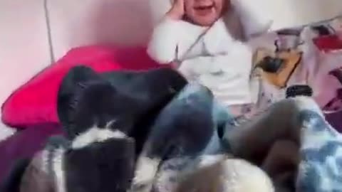 Adorable little girl has hilariously distinctive laugh