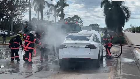 Many Electric Vehicles like Tesla are getting disabled and catch on fire by Hurricane Ian.