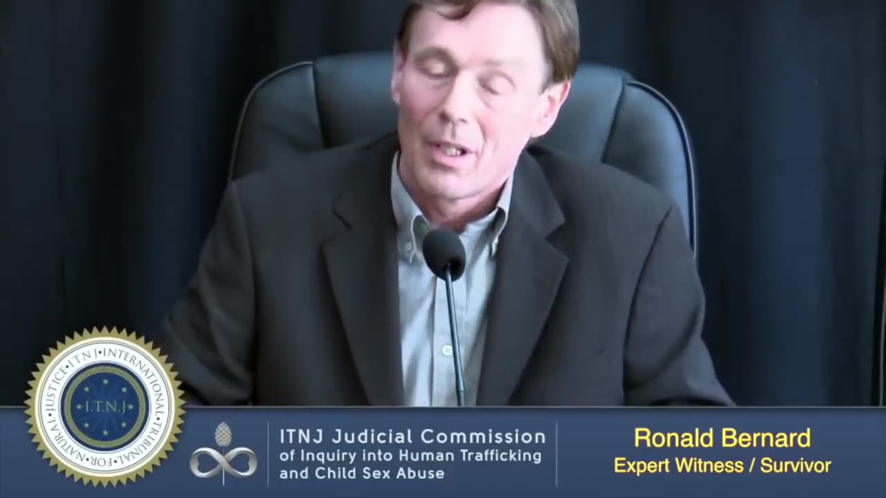 ⁣EX-ILLUMINATI Ronald Bernard beim Internationalen TRIBUNAL(DEUTSCH), Er verrät grausame Dinge