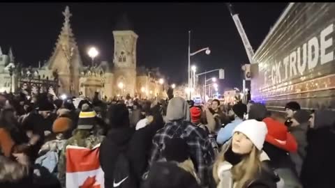 BREAKING - FREEDOM CONVOY - DANCE PARTY IN FRONT OF PARLIAMENT WITH TRUCKERS !!!