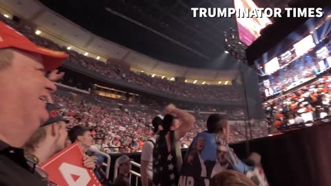 😂 LOL. Filmed this at the recent Glendale, AZ Trump rally.