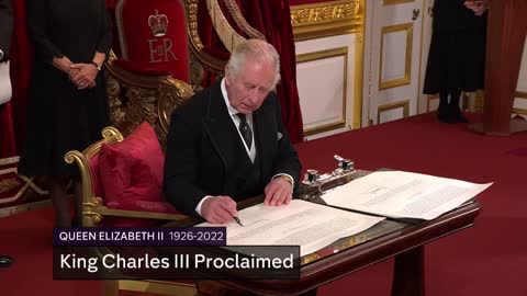 King Charles III officially proclaimed in historic televised ceremony片段