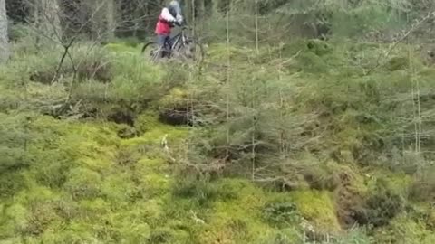 Red white shirt bike faceplant