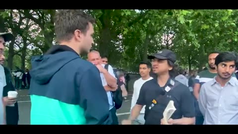 Why you listening to Islam! Mansur Vs Interrupting Christian _ Speakers Corner _