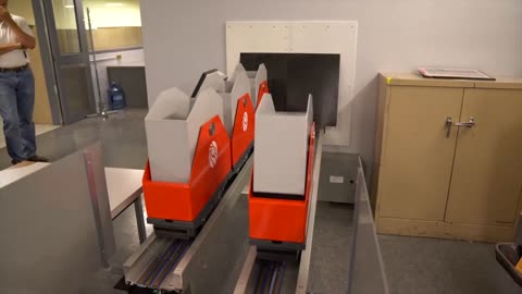 New York Library now uses tiny trains to transport its books