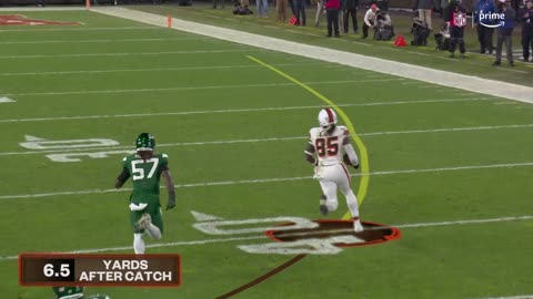 Njoku's one-handed catch evolves into 43-yard pickup