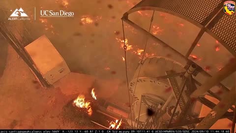 Time-lapse videos show Airport Fire blaze on California peak