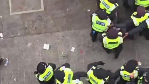 Stabbing Muslim arrested at the Notting Hill Carnival in London Uk but the press