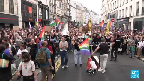 Francia: protestas masivas en contra de "golpe de fuerza" de Macron