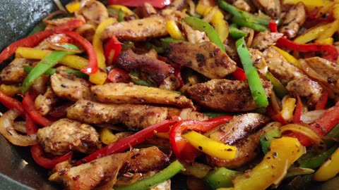 "Mouthwatering Chicken Fajita Delight: Easy Recipe for Home Chefs"