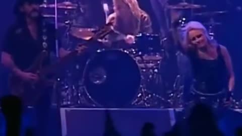 Motörhead / Doro Duet —//—/—>>>>>>>