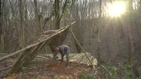 How to Build a Tree House on 10m High Slope Part I - Bushcraft Shelter in 15 Minutes - ASMR