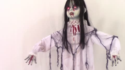 40' Walking Zombie Girl - Spirit Halloween