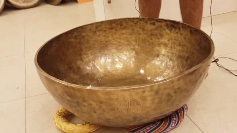 Fullmoon singingbowl