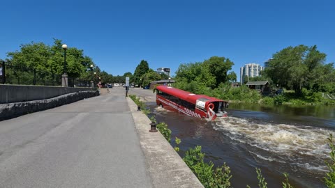 🚢 Water Taxi In Ottawa 🍁 Quebec 🚕 Splash 🌊 & Land Tours In Canada ⛵