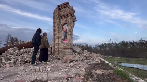 Luhansk, Oblast a Orthodox church shelled repeatedly by the Ukrainian army collapse