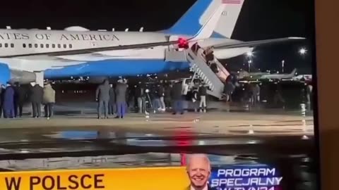 Joe Biden fell down the stairs of a plane again in Poland