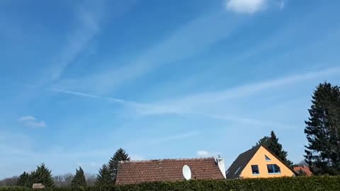 Himmel in Berlin am 10.4.2023 um 14 Uhr