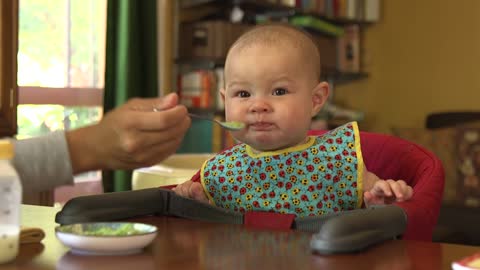 Feeding Babies: Starting Solid Foods by - Kaiser Permane