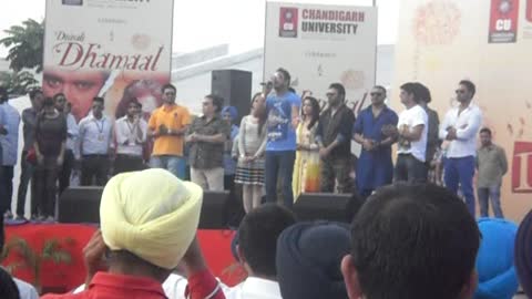 SINGERS AT CHANDIGARH UNIVERSITY