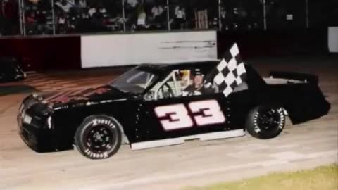 Ed The Candyman #33 Goes Over the Wall at Grundy County Speedway