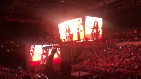 The intro to Monday Night Raw 2022 11_14