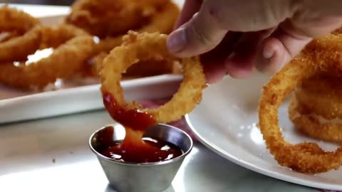 Homemade Onion Rings - Super Crispy Easy and Delicious