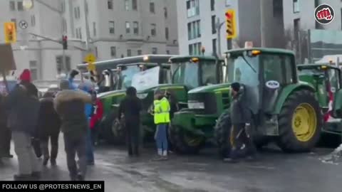 Farmers join the protest against medical tyranny - All Canadians want their freedom!