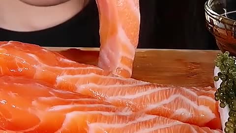 Sea Grapes Salmon Sashimi #zoeyasmr #zoeymukbang #bigbites #mukbang #asmr #food #먹방 #틱톡푸드 #seagrapes