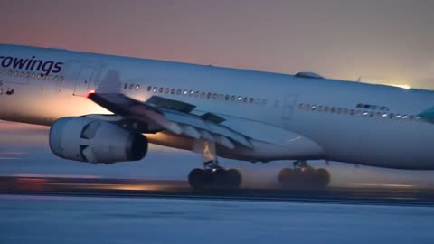 WET RUNWAY ACTION 35 HEAVY Landings _ A380, A350, B747 _ At Amsterdam Schiphol Airport