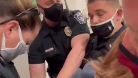 Georgia Police ARRESTING MOMS at School Board Meetings