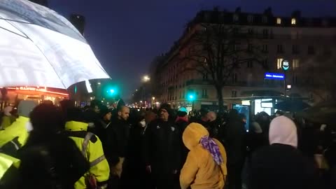 Manif anti-pass 💉 du 8 janv.22 - Paris - Arrivés à Nation