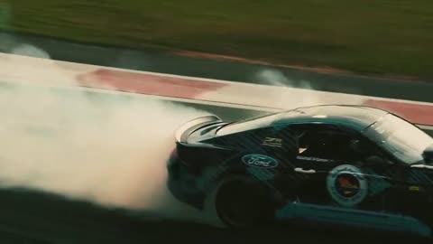 Powerful! Powerful! Mustang drifting