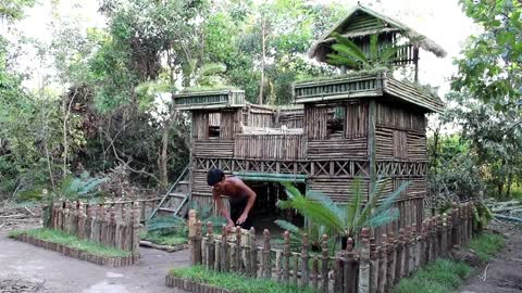 Unbelievable! Build Swimming Pool on Double-storey Wooden Villa House