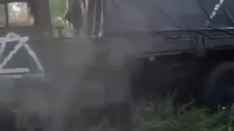 Ukrainian troops ambush Russian truck