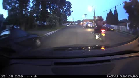 Learner Rider's Dangerous Overtake