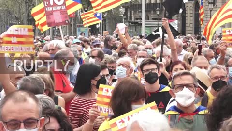 Spain: Thousands march in Barcelona at Catalan independence rally - 03.10.2021