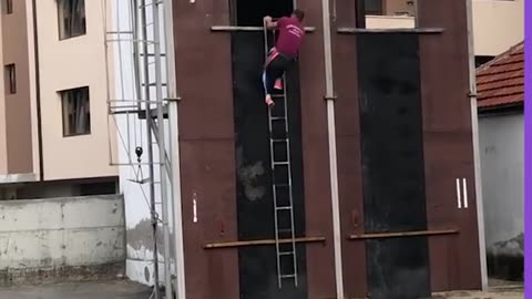 Real-life Spiderman climbing like a Spiders