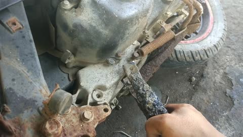 Cara Mengelas Sepeda Motor Tanpa Melepas Aki