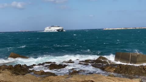 champion jet 2 arrival at the port of Naxos