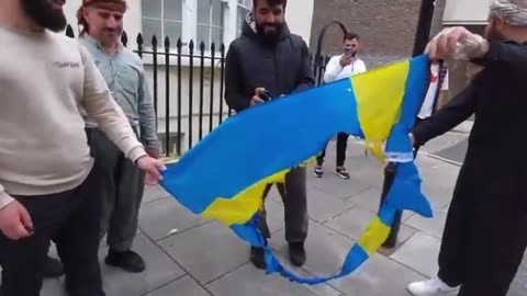 Muslims in Sweden are burning a flag of a host country sweden