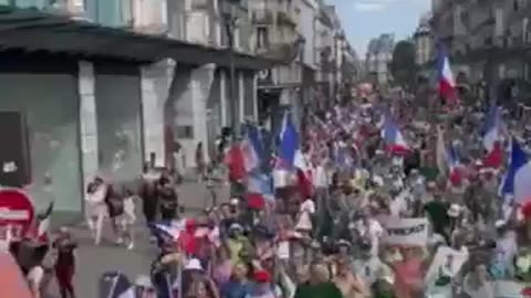 FREXIT 🇫🇷 «Per la Pace la #Frexit ! Per la libertà la #Frexit!»