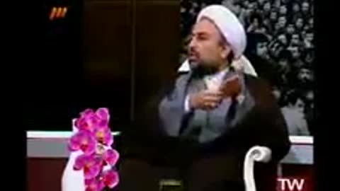 Akhond is speaking against Hijab on Live TV - Iran