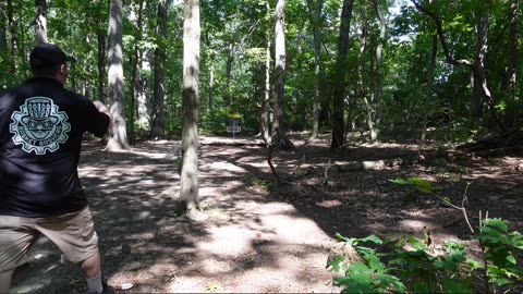 Return Lost Disc Make Big Putt! #discgolf #mvpdiscsports #teamfoundationdiscs #teamphoenixdiscs