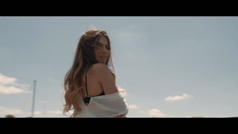 Reea feat. Akcent - Rain (Official Music Video)